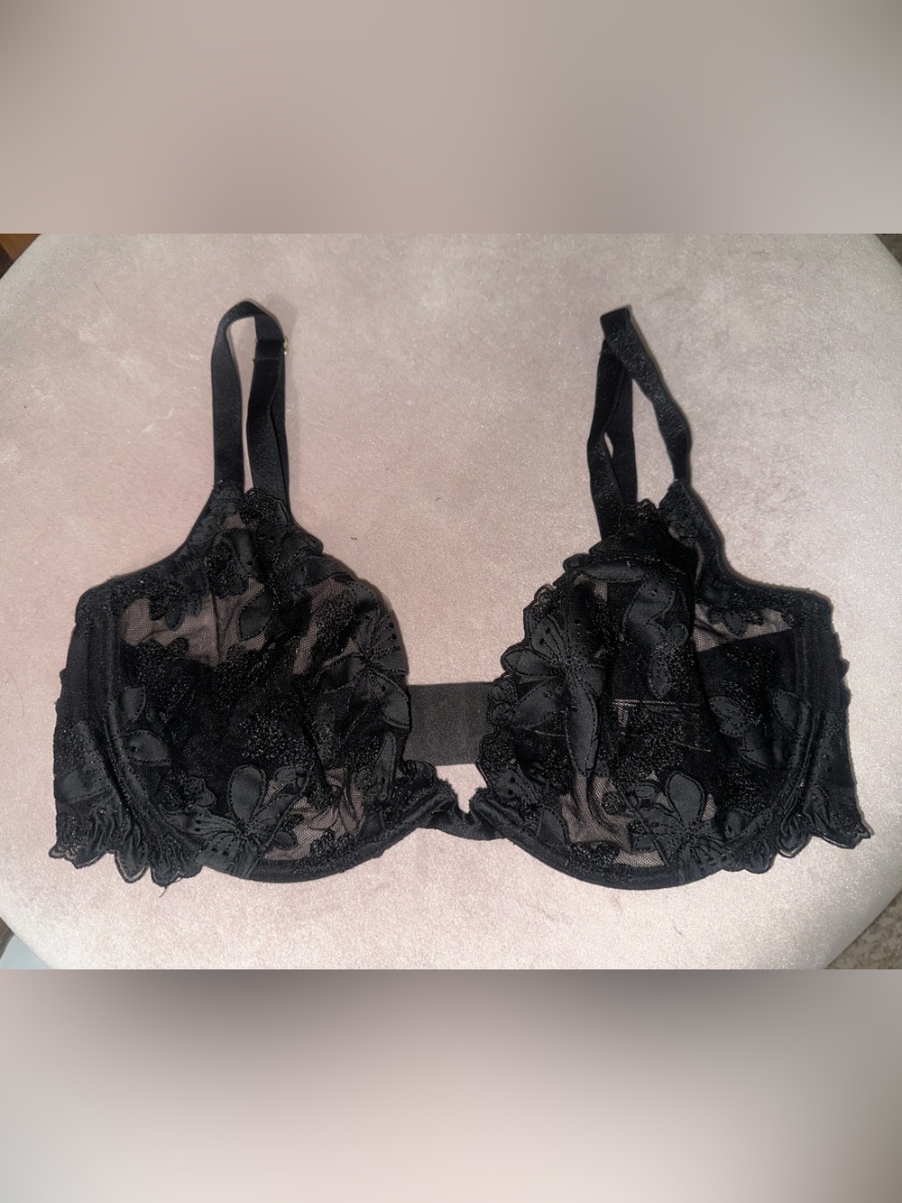 **LIKE NEW** VICTORIA SECRET BRA